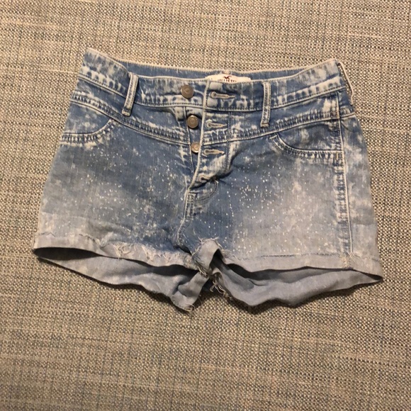 High Waited Shorts - Picture 1 of 2